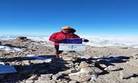 صعود زمستانه کارمند بیمارستان دکتر علی شریعتی فسا به قله برم فیروز